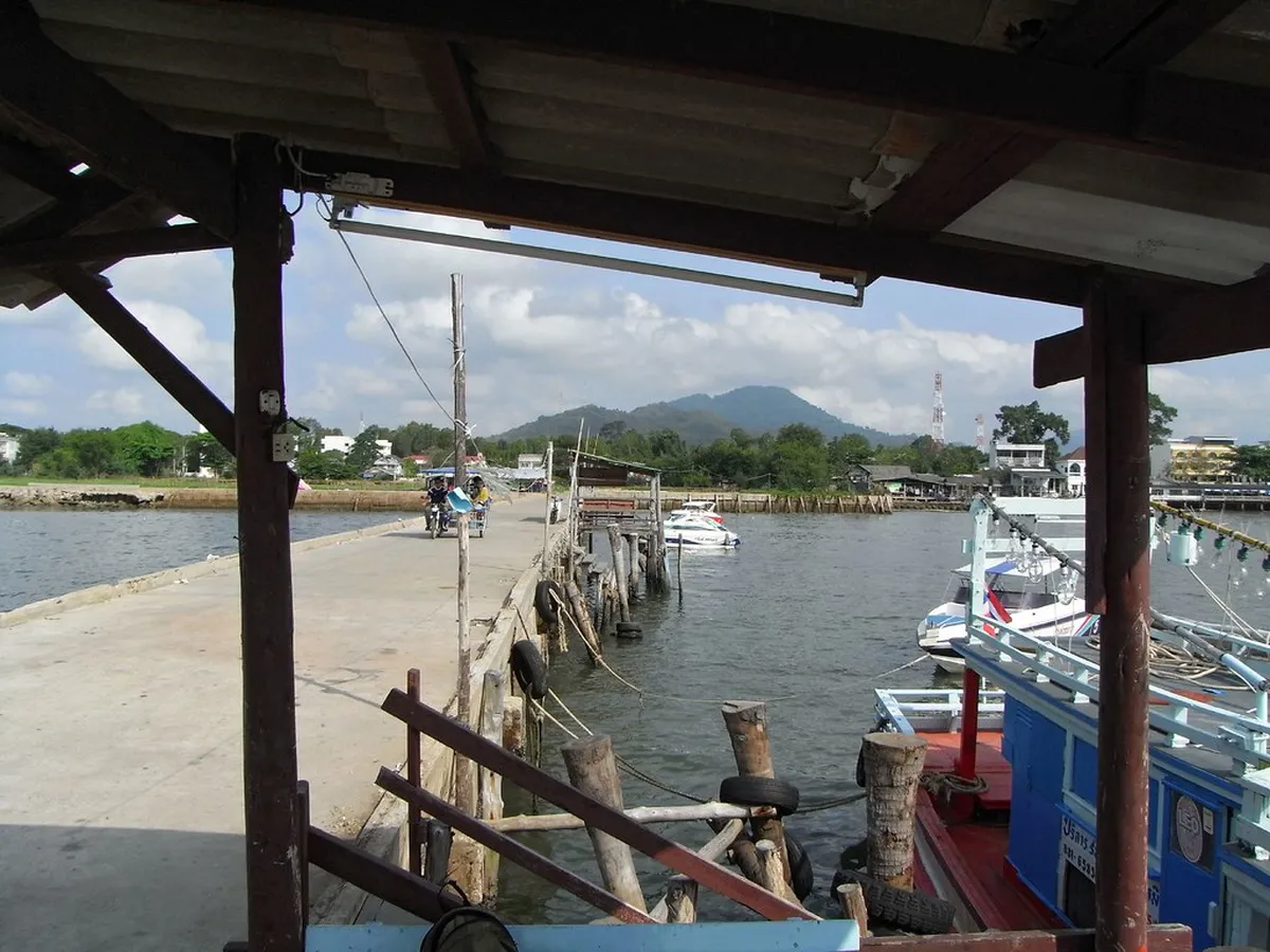 At Ban Phe Pier: What to Do Before You Board