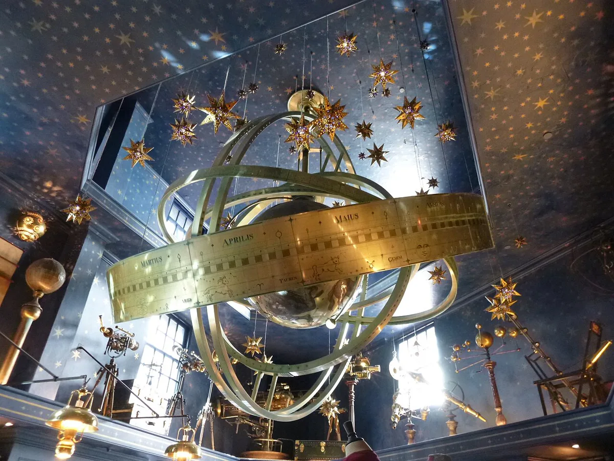 Frothy mug of butterbeer in the Wizarding World of Harry Potter — 1